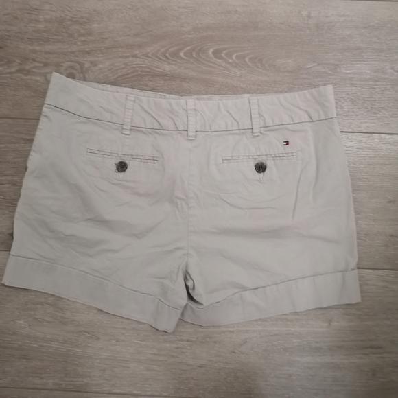 ⛱️Tommy Hilfiger Shorts - Picture 2 of 2